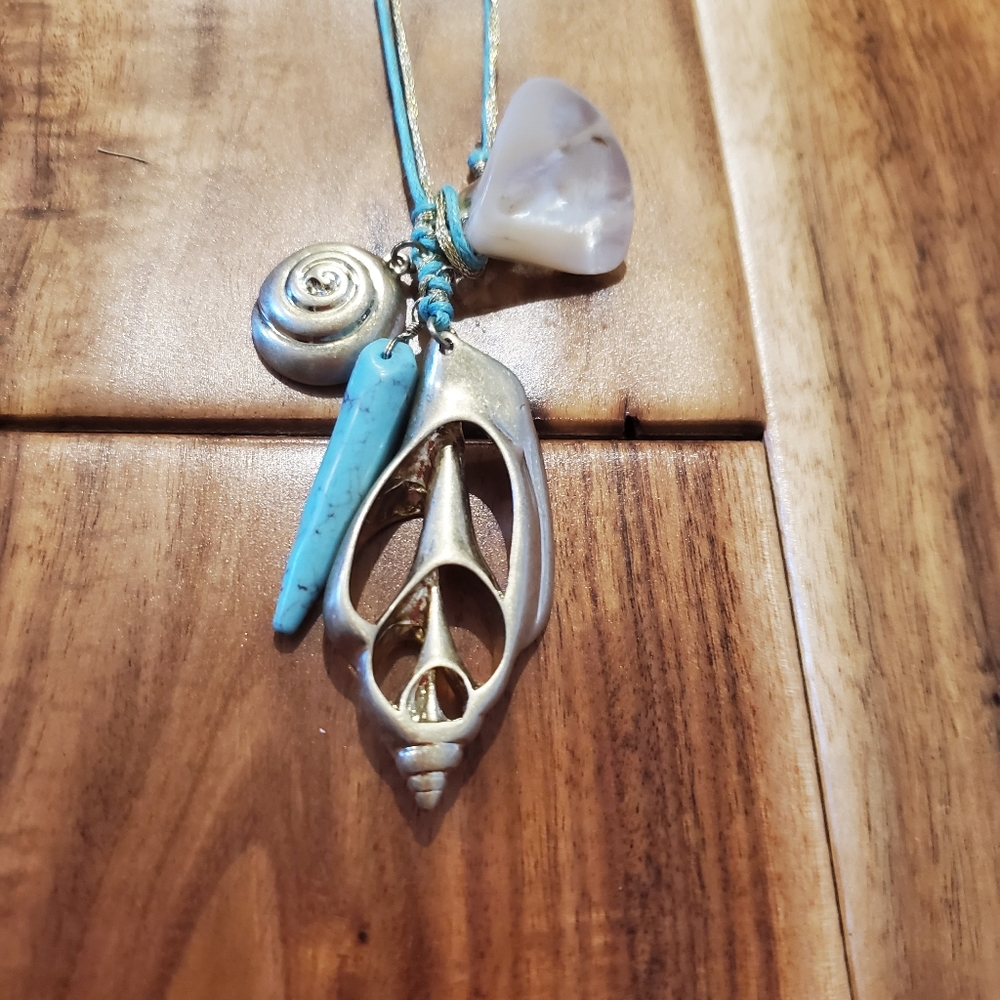 Turquoise shell necklace
